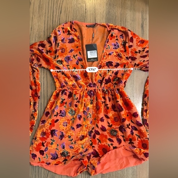 NEW PrettyLittleThing Orange Floral Devore Plunge Romper-Size 10 - Picture 9 of 9